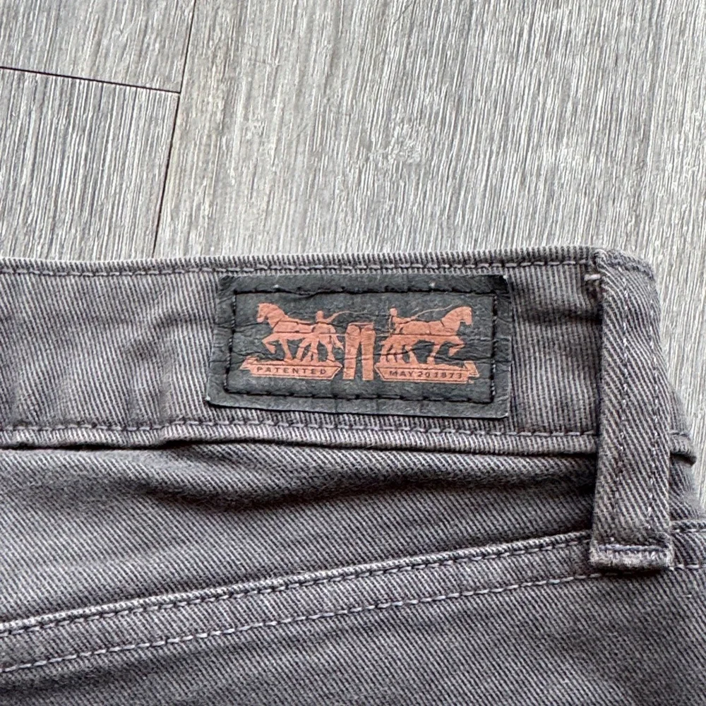 Levi's Women's Skinny Jeans in Gray - Picture 4 of 5